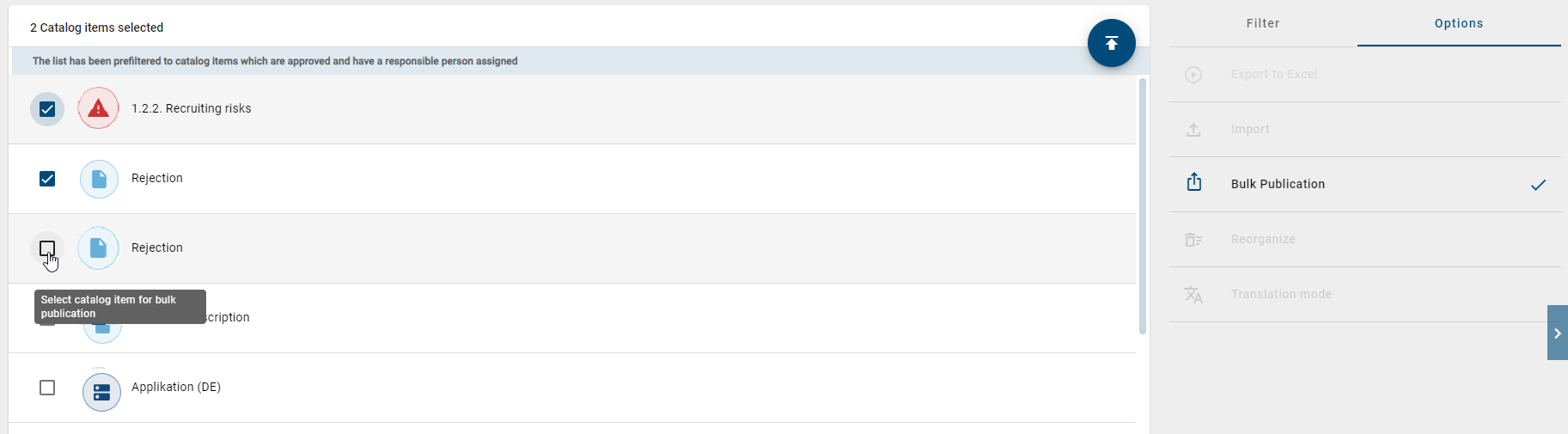 The screenshot illustrates the selection of catalog items for a bulk publication.
